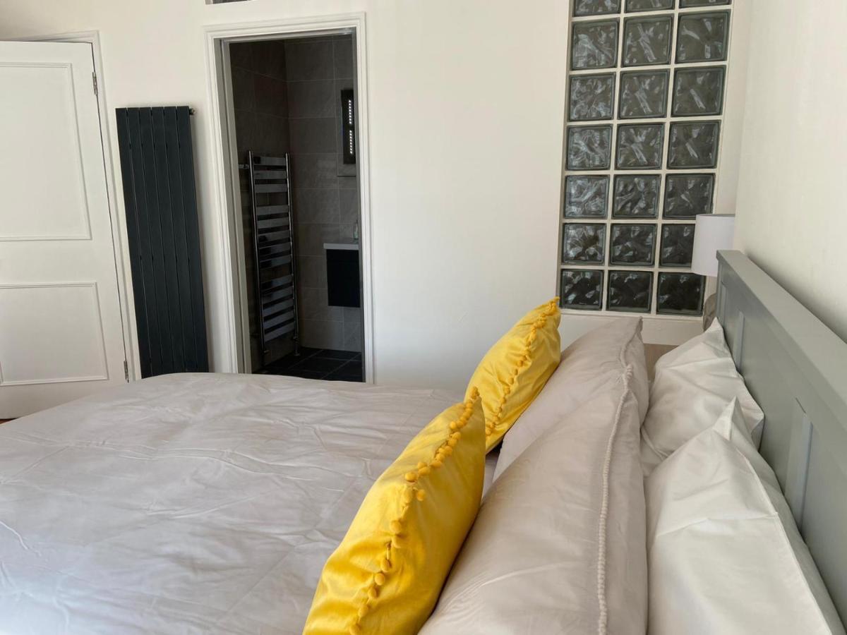 فيلا Warwick House - Stunning House With Terrace And Sea Views, Sleeps 11 رذينج المظهر الخارجي الصورة