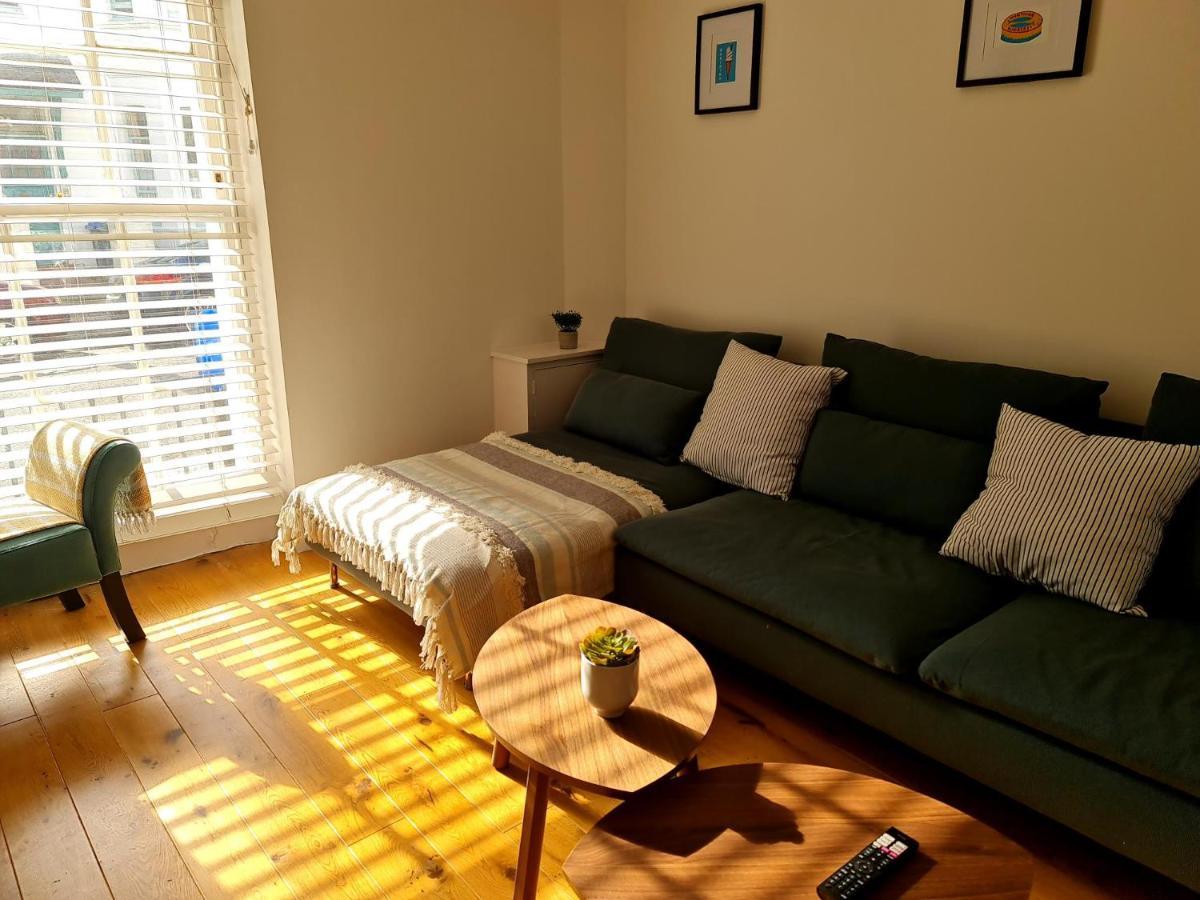 فيلا Warwick House - Stunning House With Terrace And Sea Views, Sleeps 11 رذينج المظهر الخارجي الصورة
