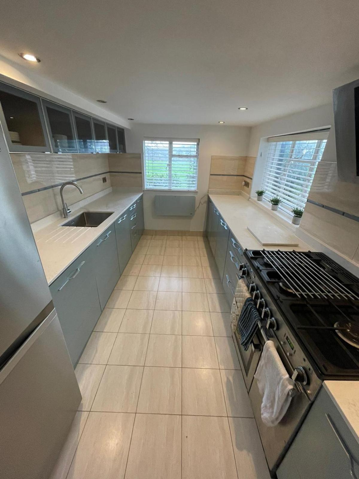 فيلا Warwick House - Stunning House With Terrace And Sea Views, Sleeps 11 رذينج المظهر الخارجي الصورة
